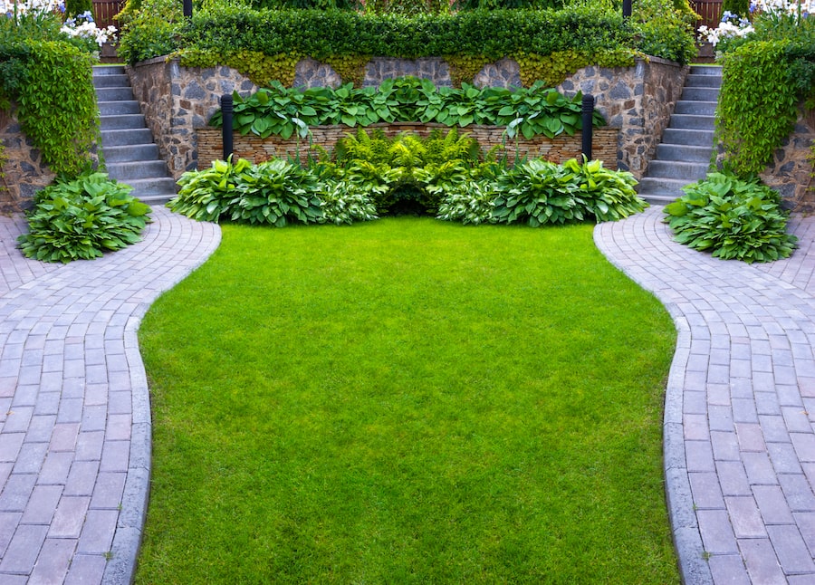 Paths to shape your lawn