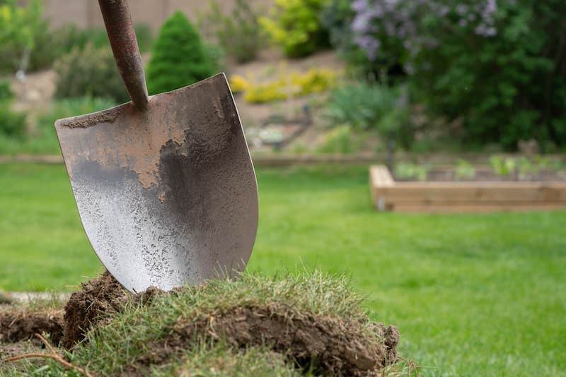 Removing turf with a spade