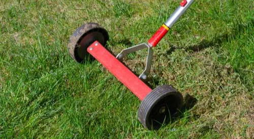 A scarifying rake 